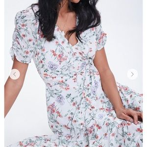 BRAND NEW FOREVER21 FLORAL DRESS